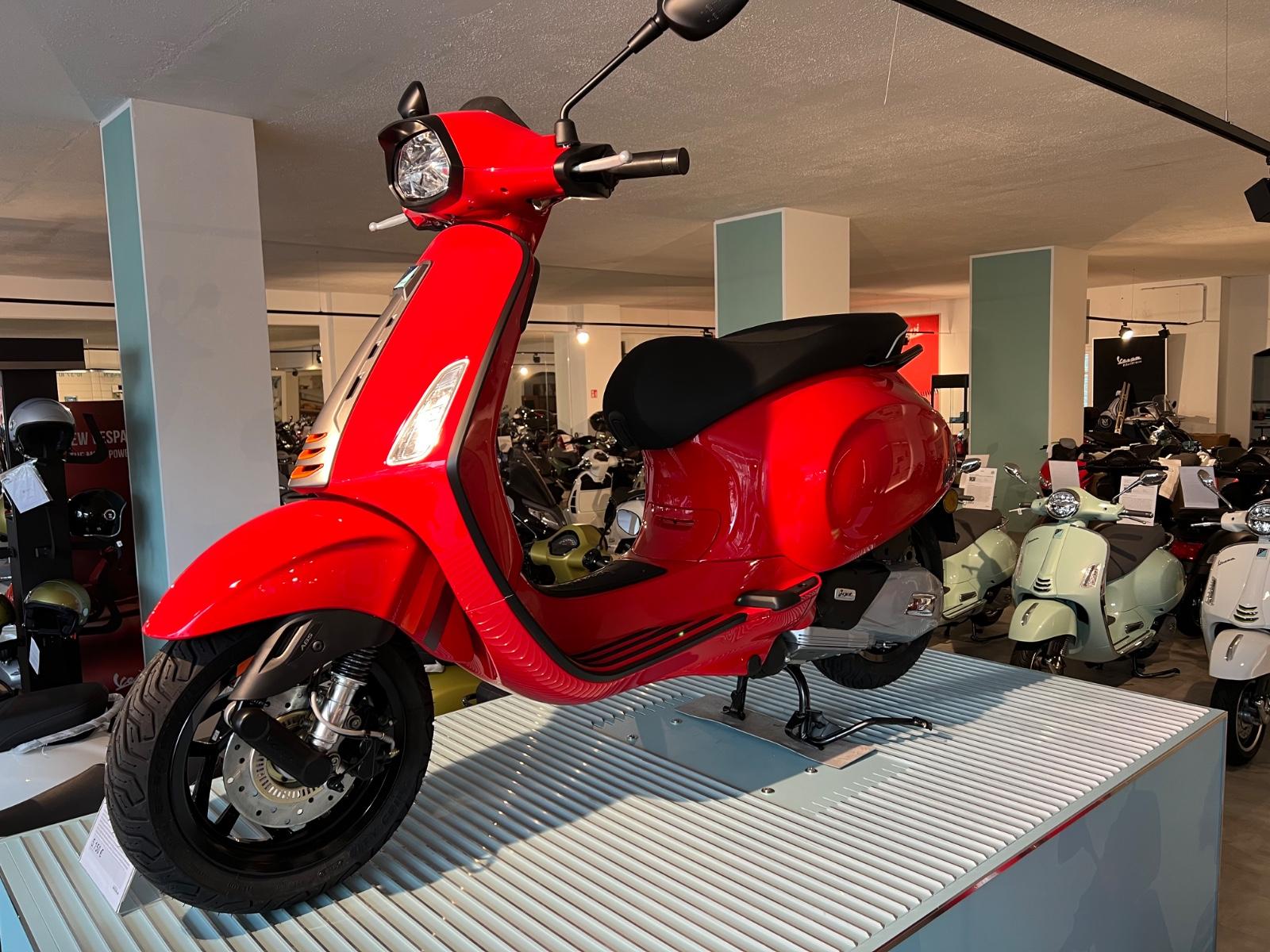 Vespa Sprint 125 S Sport verschiedene Farben Neu !!!
