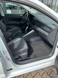 Fahrzeugabbildung Volkswagen Polo VI Life Klima digt.Tacho