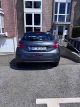 Peugeot 208 1.2 Active PureTech 82 Active - Peugeot 208 von privat