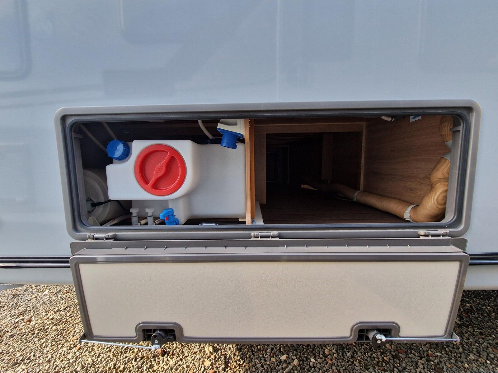 Fahrzeugabbildung Knaus Südwind 580  QS Black Selection