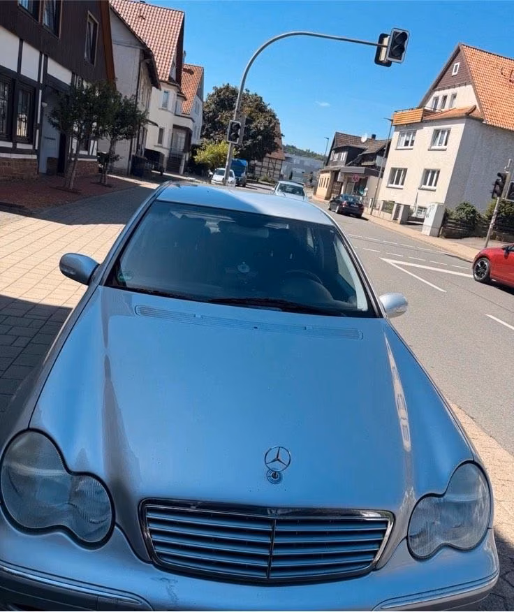 Mercedes-Benz C 200