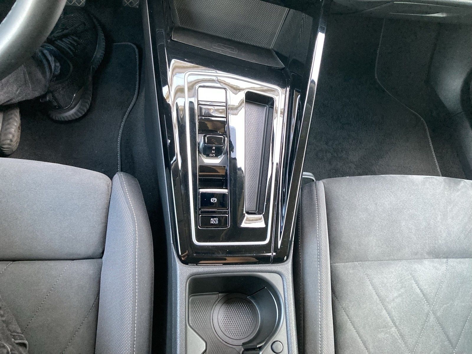 Fahrzeugabbildung Volkswagen Golf VIII Variant TDI Style DSG LED Navi ACC PDC
