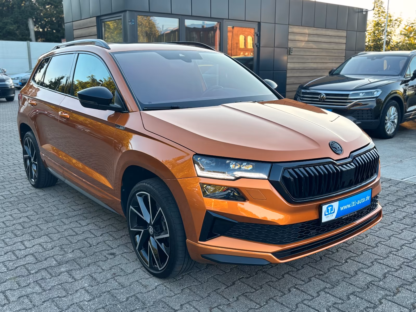 Skoda Karoq Sportline 4x4 AHK Panorama Kamera