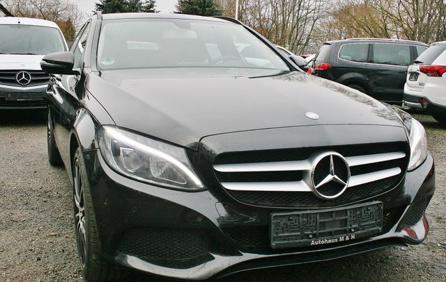 Mercedes-Benz C 220 CDI+++XENON+GRA+PDC+TEL+SHZ+MFL+NAVI+AMG+