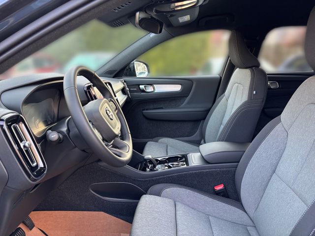 Volvo XC40 Plus Black Edition 2WD*360°*