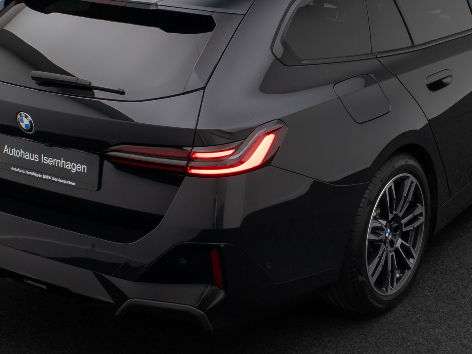 Fahrzeugabbildung BMW 520d M Sport 360&deg;H/K Alarm DAB HUD Bel&uuml;ftung 19"