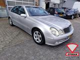 Mercedes-Benz E 240 Avantgarde xenon Stoelverw. Sehr Gute Zust - graue Mercedes-Benz E 240
