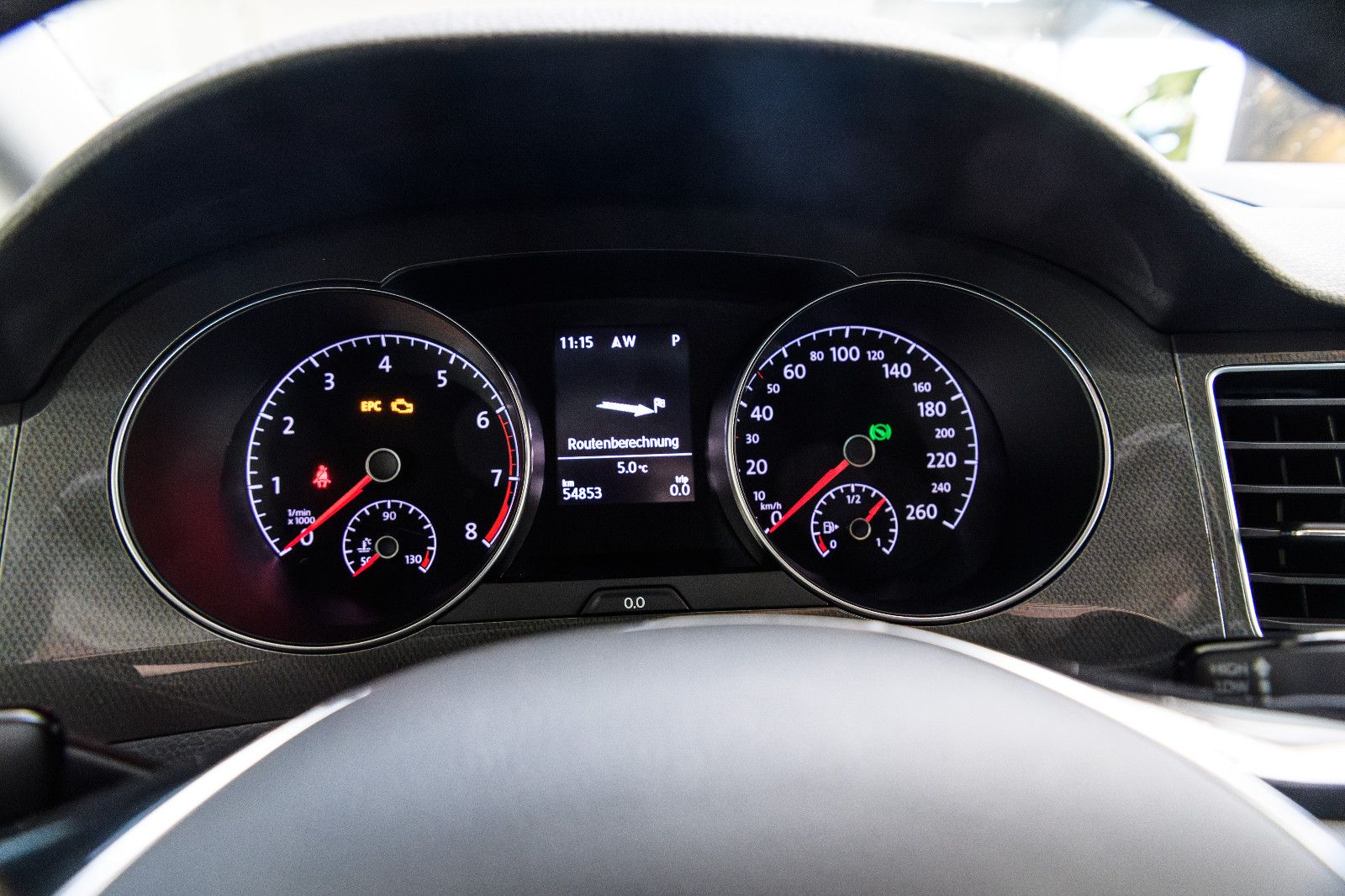 Fahrzeugabbildung Volkswagen Golf Sportsvan+LED+AHK+GJR+SHZ+NAVI+KAMERA