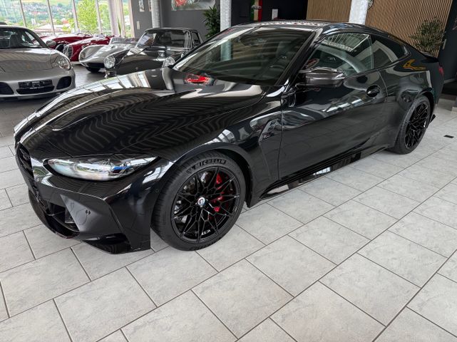 BMW M4 Coupe xDrive Competition. " 1 . Hand