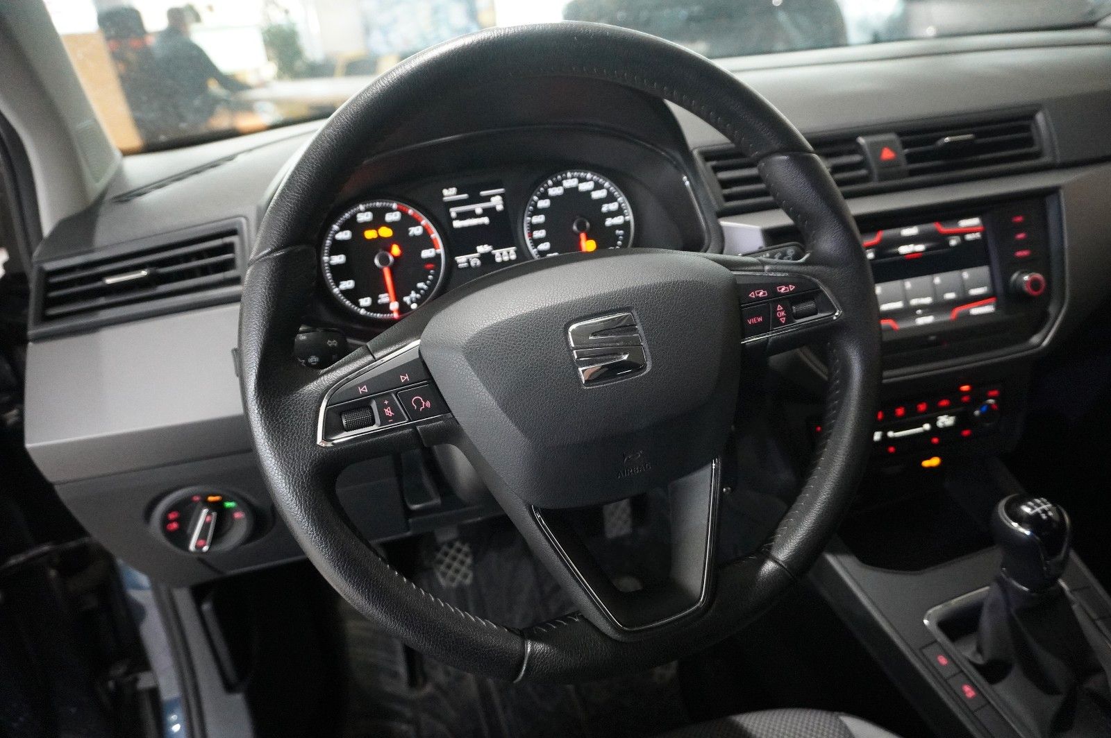 Fahrzeugabbildung SEAT Ibiza 1.0 MPI STYLE 5-TÜR NAVI/PDC/TEMP./NEBEL