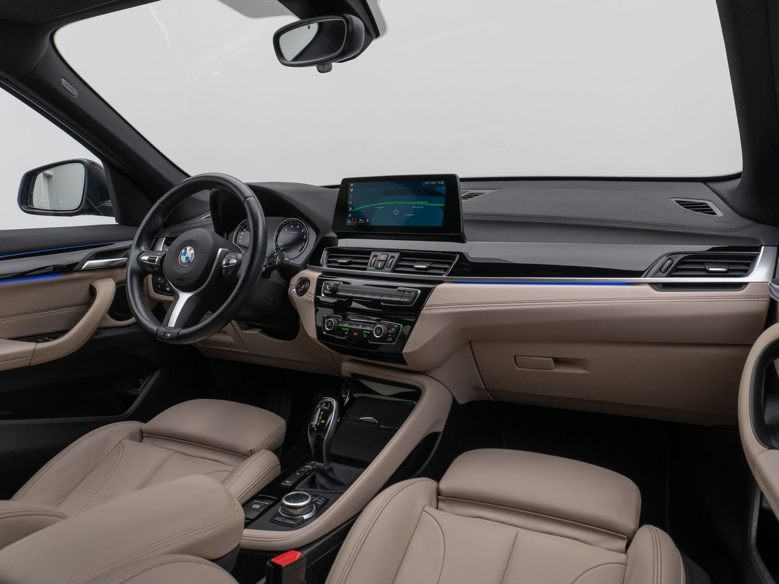 Fahrzeugabbildung BMW X1 xD20i xLine Kamera HUD DAB HiFi Komfort Sport