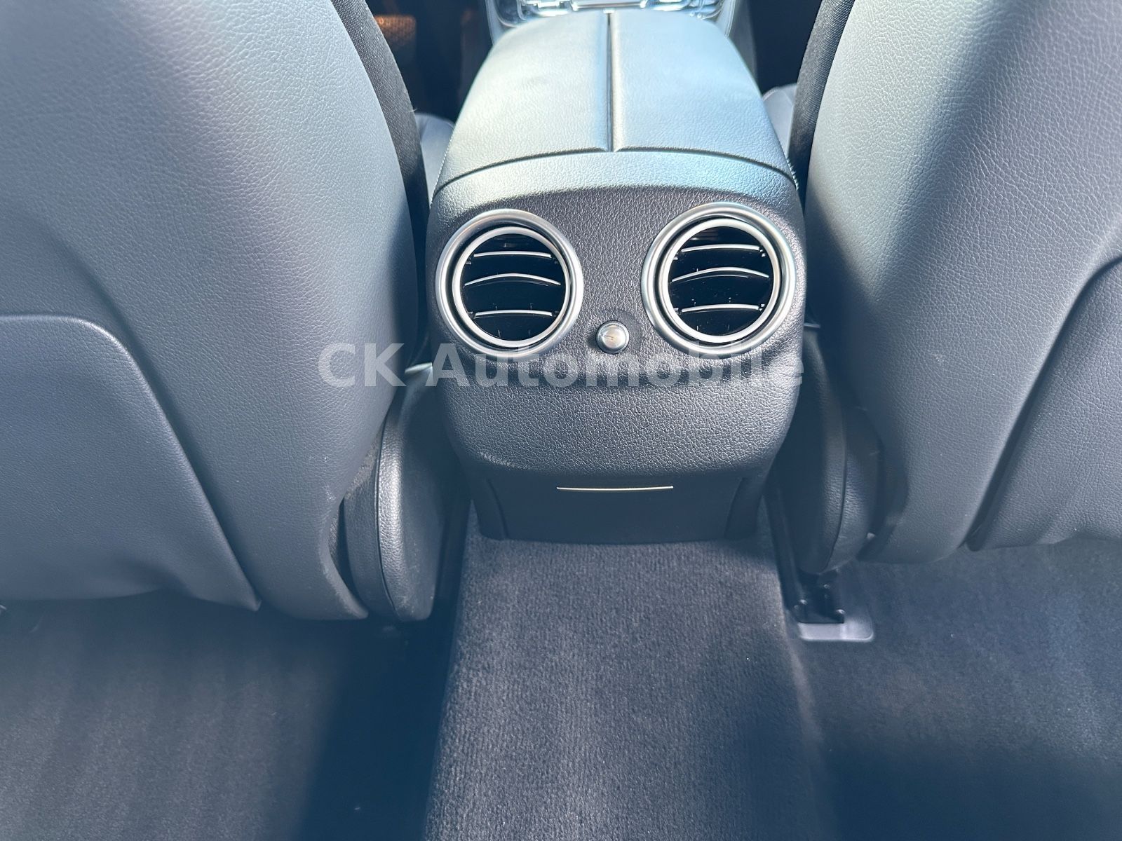 Fahrzeugabbildung Mercedes-Benz E 300de T-Modell Avantgarde/Widescreen/LED/AHK