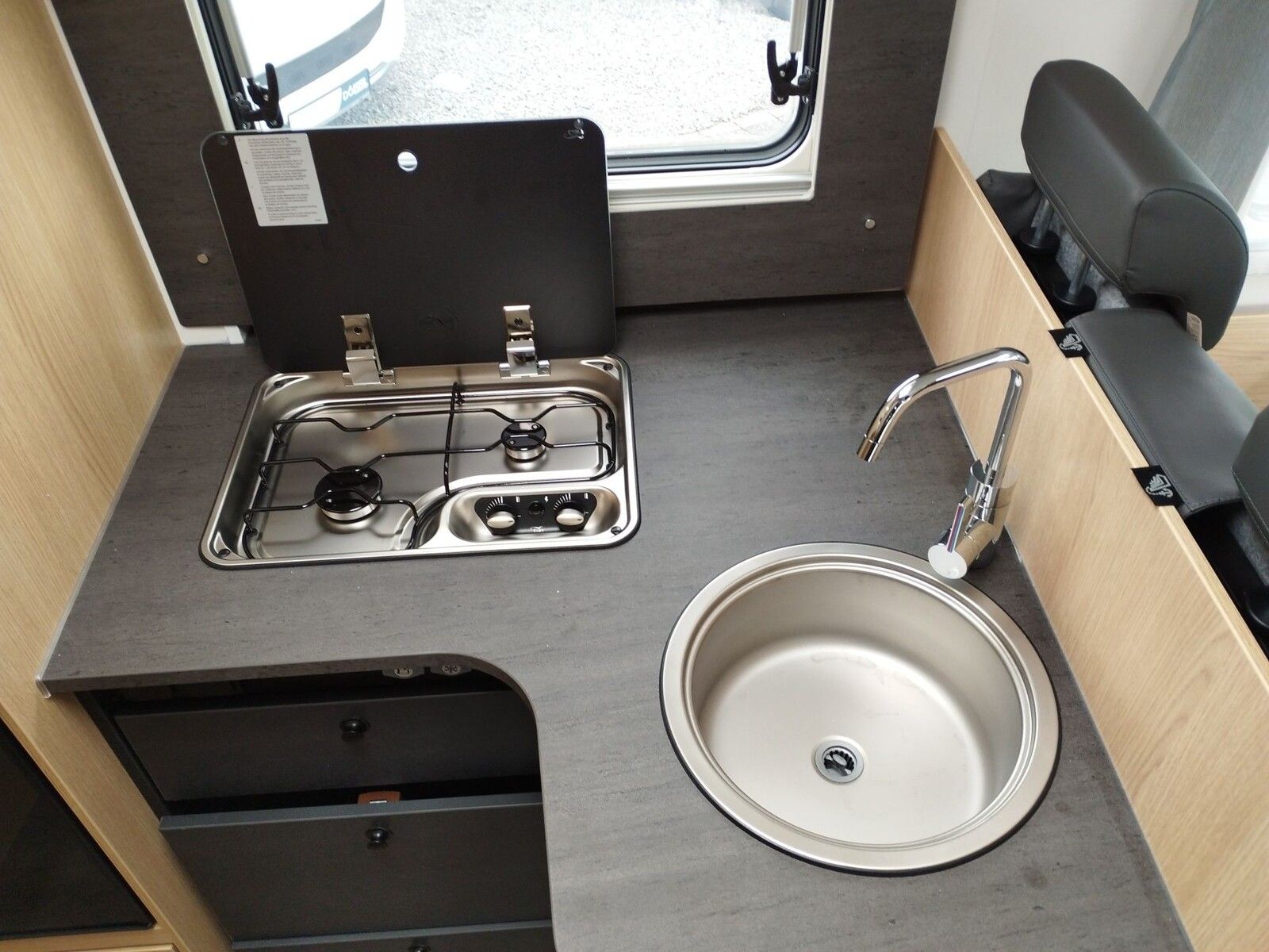Fahrzeugabbildung Sunlight Adventure T 67 Automatik, Dörr Edition, TV