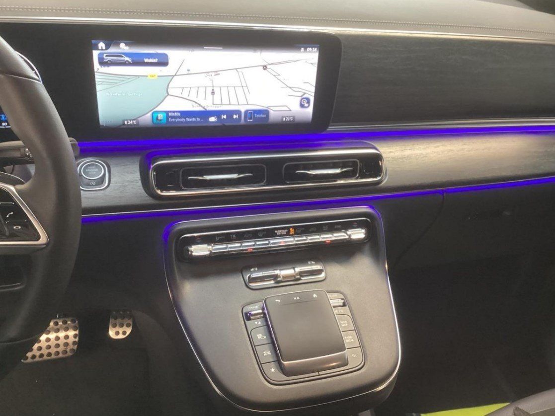 Fahrzeugabbildung Mercedes-Benz V 300 d XL Avantgarde AIRMATIC 8-Sitz AHK DISTRO