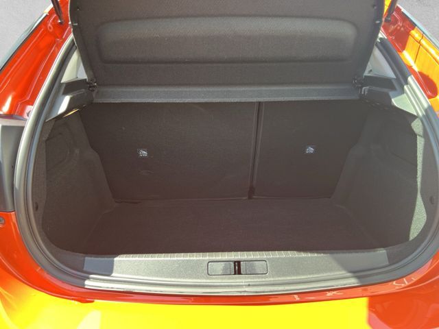 Corsa 1.2 KLIMAANLAGE METALLIC DAB BLUETOOTH HSA