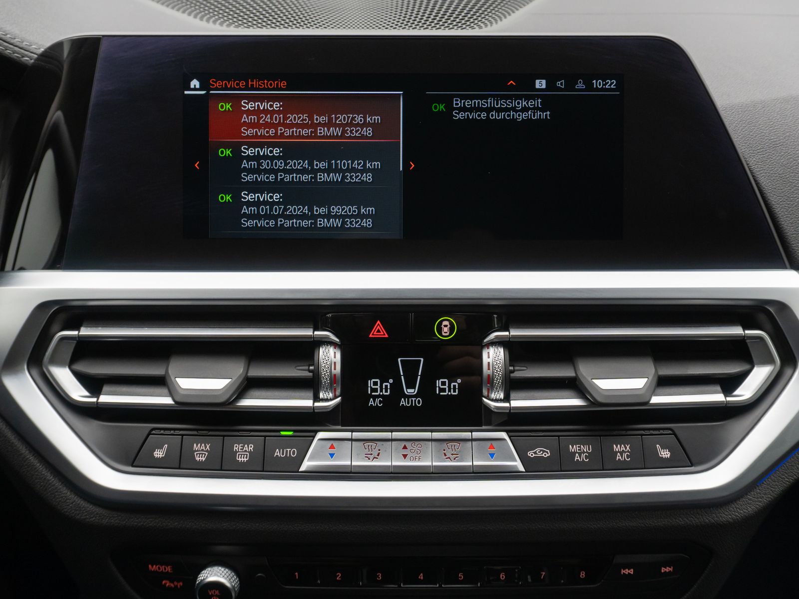Fahrzeugabbildung BMW 320d Luxury Line DAB Leder Komfort HiFi Sport