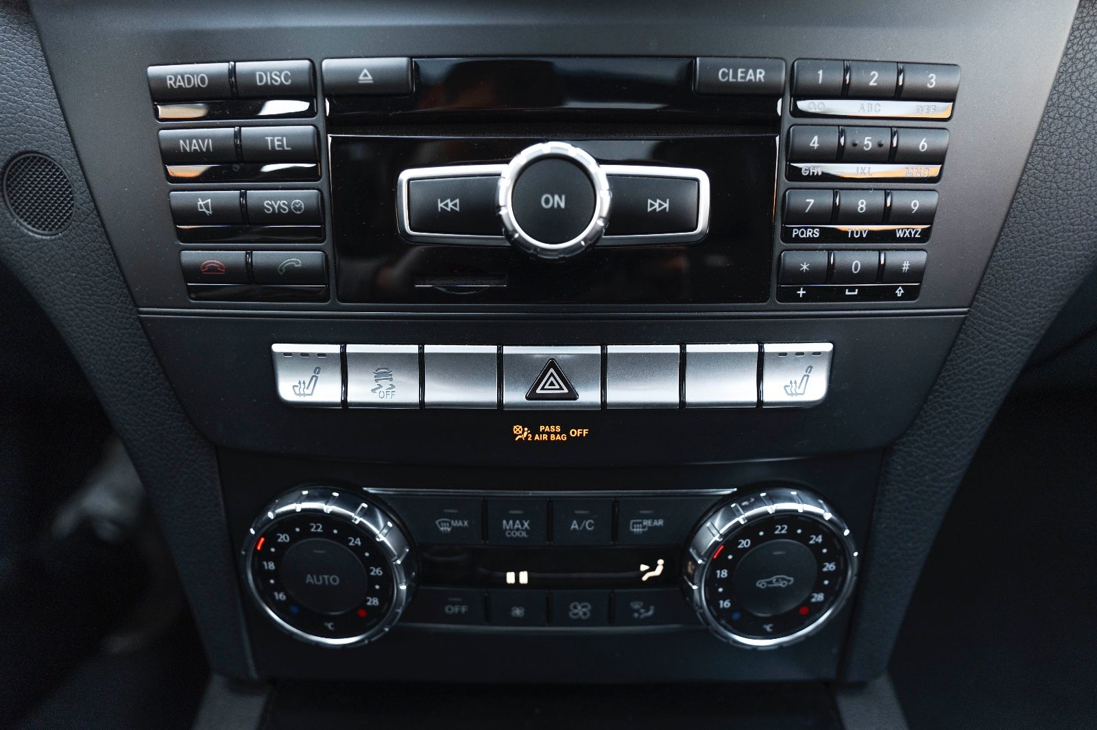 Fahrzeugabbildung Mercedes-Benz C 63 AMG Coupé Bixenon Kam Nav Pano Harman