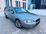 Volvo VOLVO V70 D5 6GANG WILLOW GREEN LEDER ELFE... - Volvo V70: 6.6