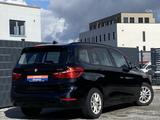 BMW 218 i Gran Tourer Advantage SHZ PDC MULTI 2HAND - mit Benzin-Antrieb: Van