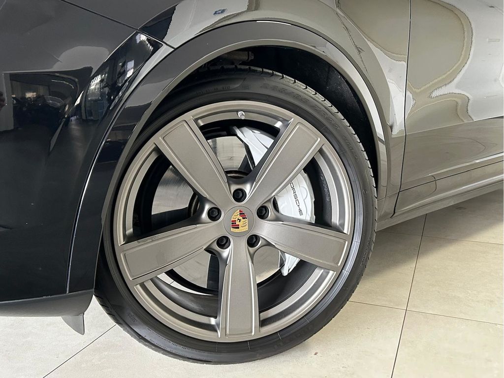 Porsche Cayenne Turbo*LUFT*GTS-SITZE*BOSE*MEMORY*AHK*LED