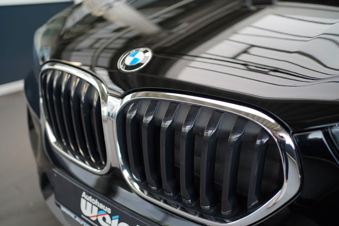 Fahrzeugabbildung BMW X1 20iA Advantage +Sitzheizung+17''LMR+Navi+PDC+