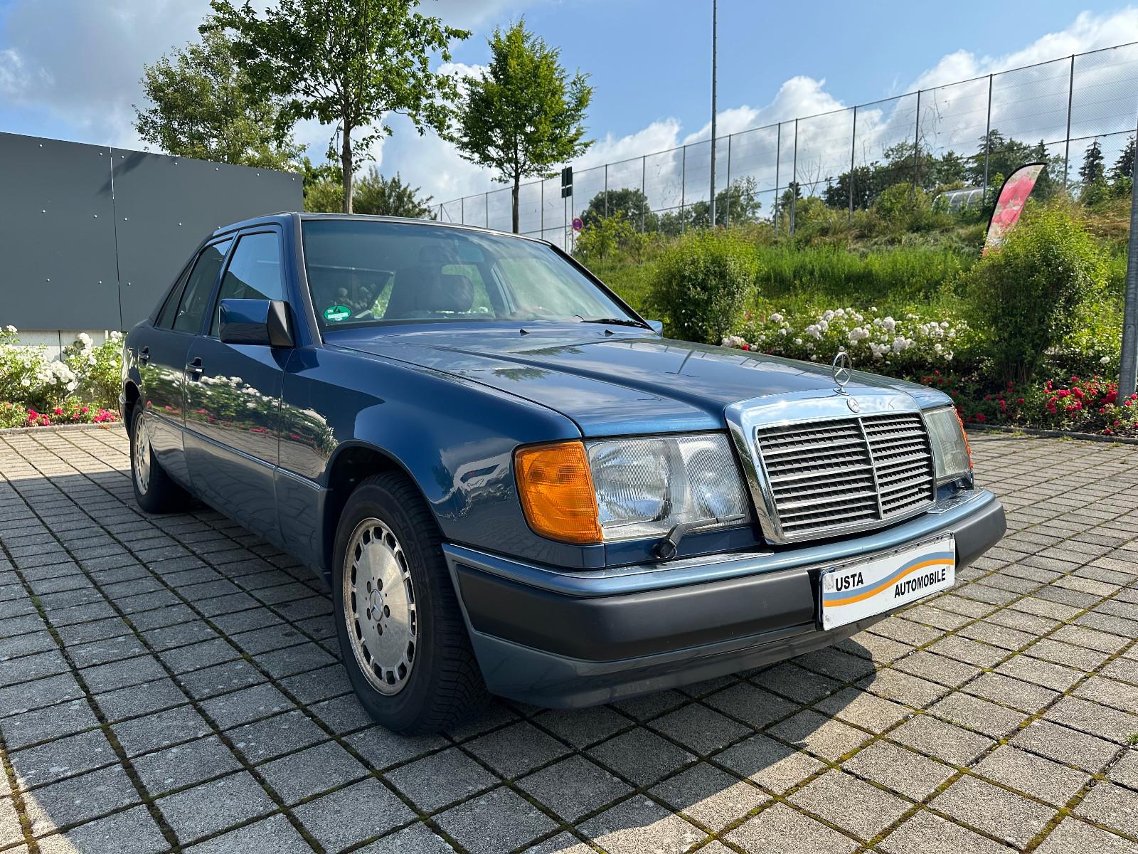 Mercedes-Benz 230E/Leder/Klimaautomatik/SW-Reinig./Wurzelholz