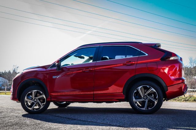 Fahrzeugabbildung Mitsubishi Eclipse Cross 2.4 PHEV Plus SELECT 4WD LAGERWARE