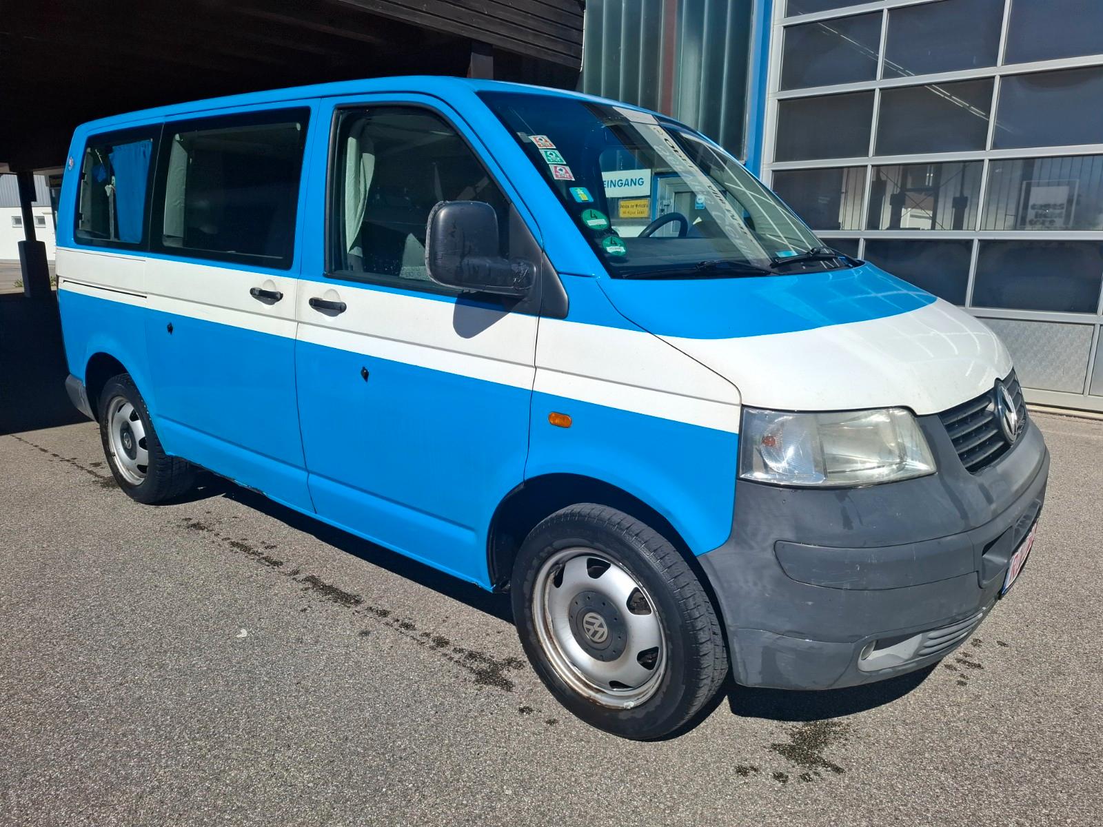 Volkswagen Transporter 2006 — салон