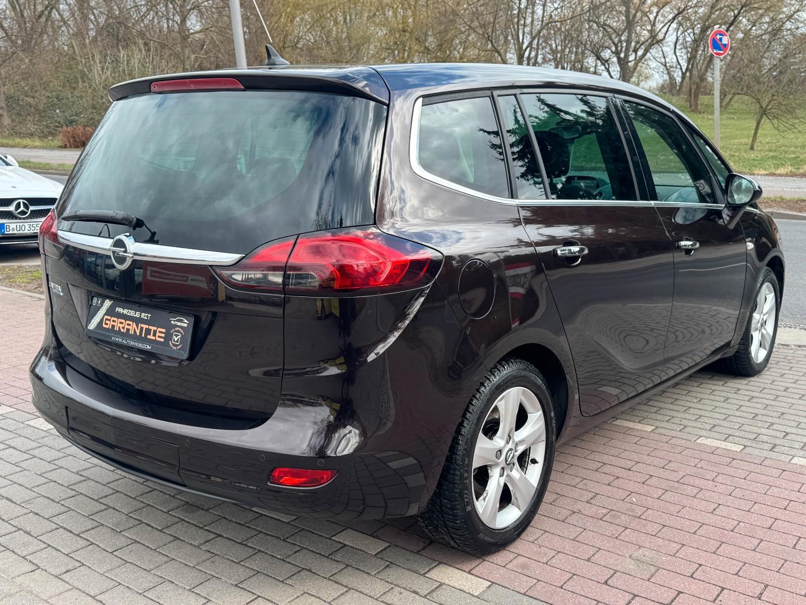 Opel Zafira C 2.0D*Leder*7Sitze*Xenon*Pano*Navi*VOLL!