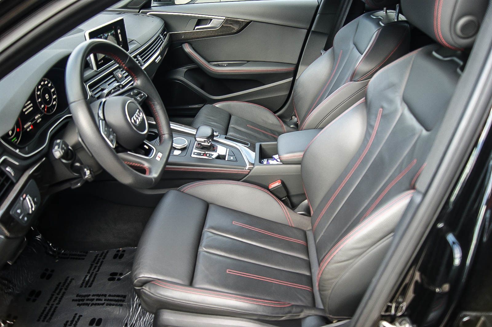 Fahrzeugabbildung Audi A4 Avant 50 TDI quattro S-Line Black B&O 1.HAND