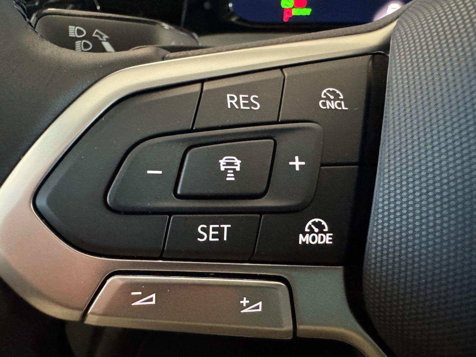 Volkswagen Golf VIII 1.5 eTSI DSG Life KAM APP ACC, миниатюра 9