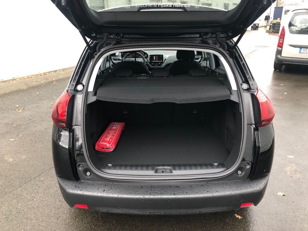 Fahrzeugabbildung Peugeot 2008 1.2  PT 110 Pano. Klimaauto.SHZ Notbremsass