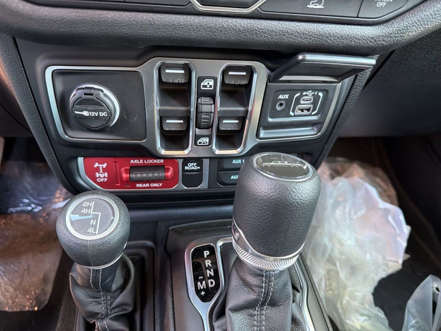 Fahrzeugabbildung Jeep Gladiator 3,6l V6 Willys US-Import
