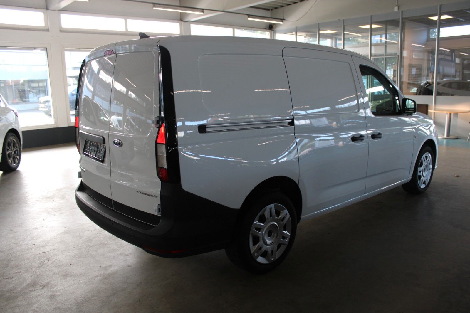 Fahrzeugabbildung Ford Transit Connect TREND L2 Lang AHK IACC NAVI uvm.