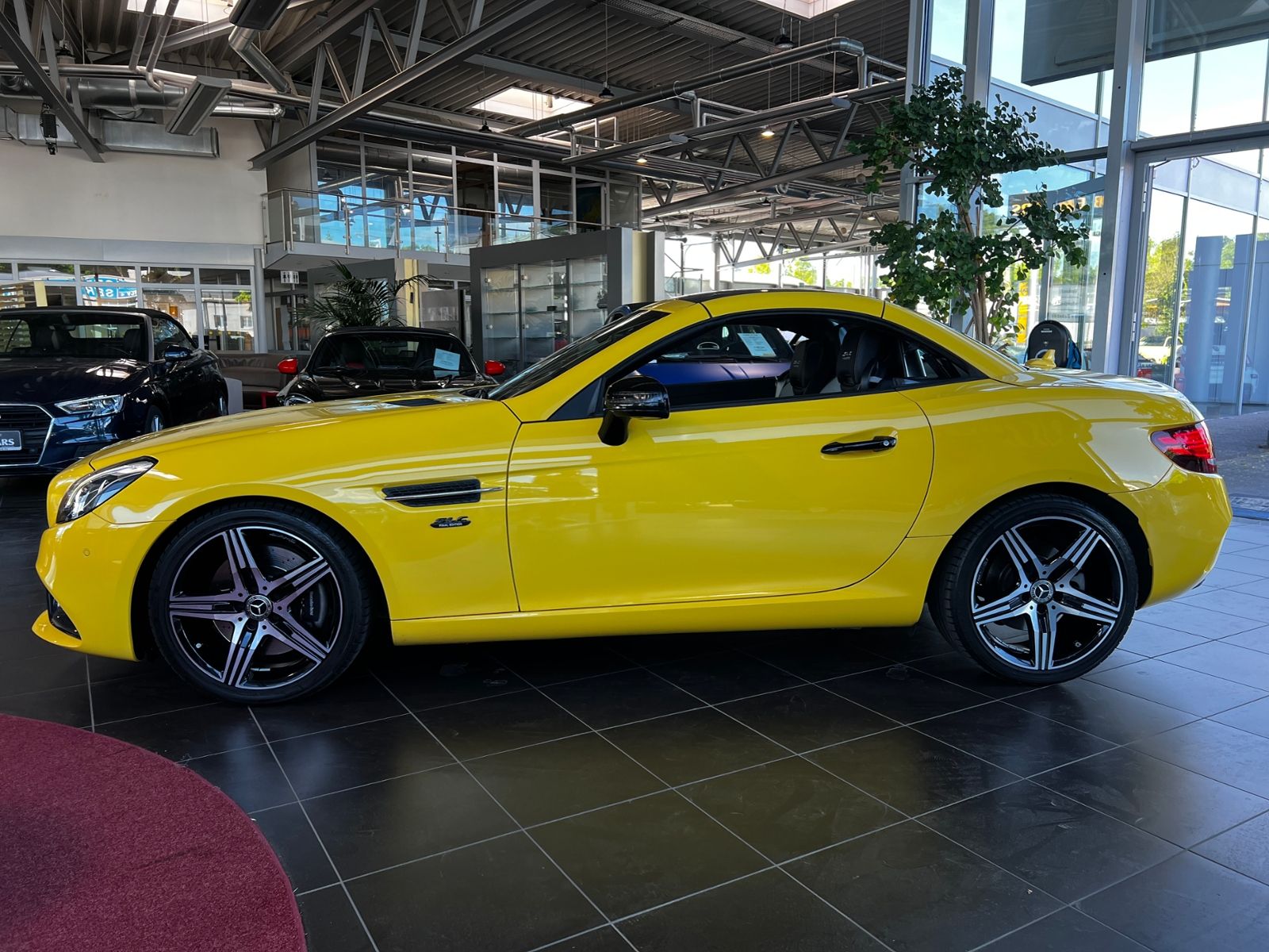Fahrzeugabbildung Mercedes-Benz SLC 300 Final Edition H/K AMG LED NAVI ALU