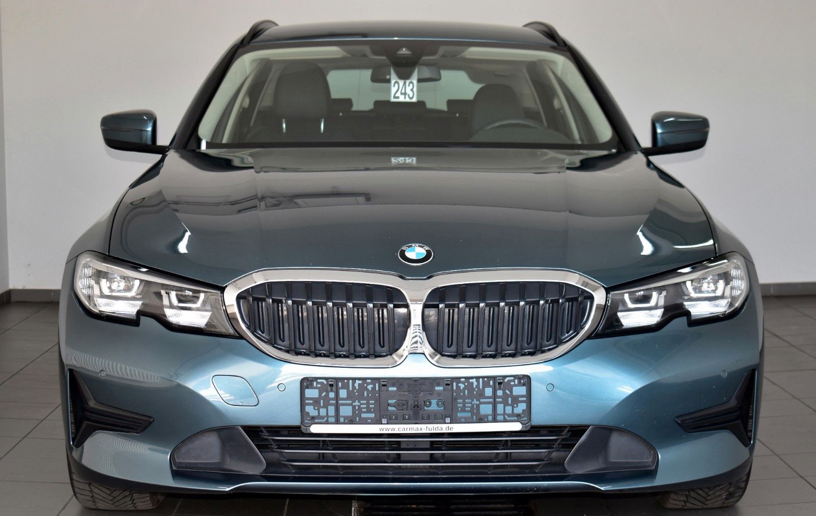 Fahrzeugabbildung BMW 330iA Touring T.Leder,Navi,LED,SH,AHK,Live Cock+