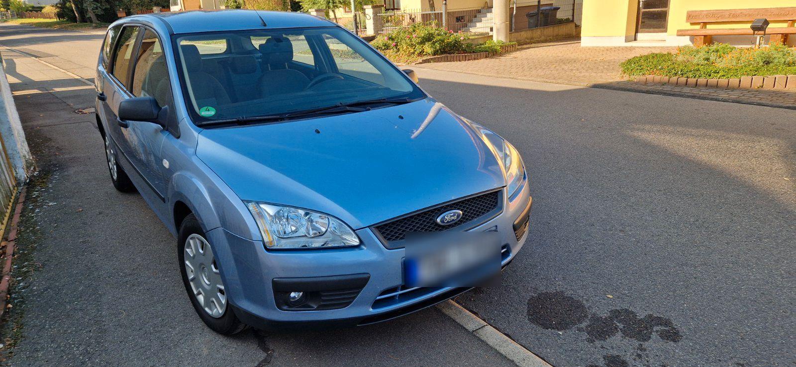 Ford Focus 2006 — rear view
