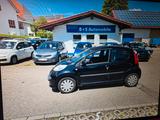 Peugeot 107 Filou  5 Türig 8fach ber. Tüv neu Klima ZV - Peugeot 107: Schwarz