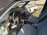 Mercedes-Benz  W124 - 200 D - Mercedes-Benz 200: W124 200d
