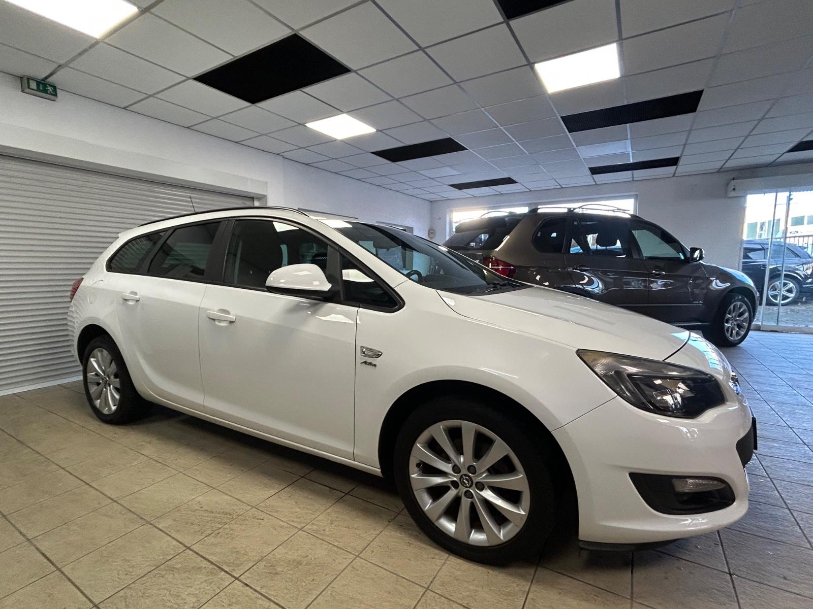 Opel Astra J Sports Tourer Active Benzin flüssiggas