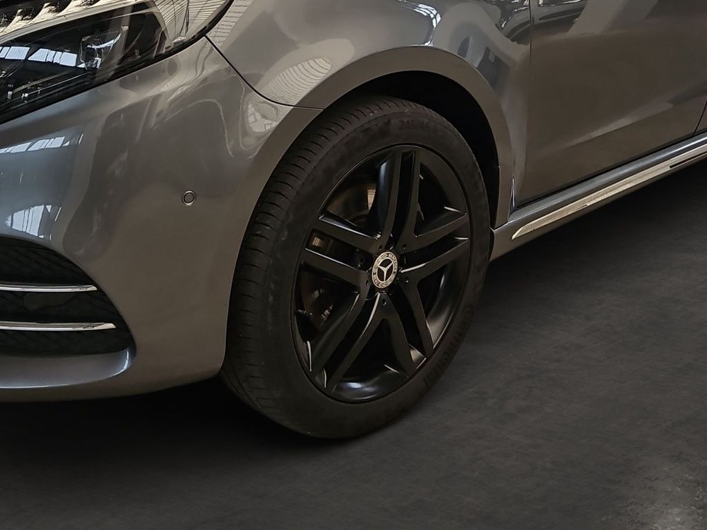 Fahrzeugabbildung Mercedes-Benz V 300 EXCLUSIVE ED lang 4x4 AMG AIRMATIC 6x SHZ