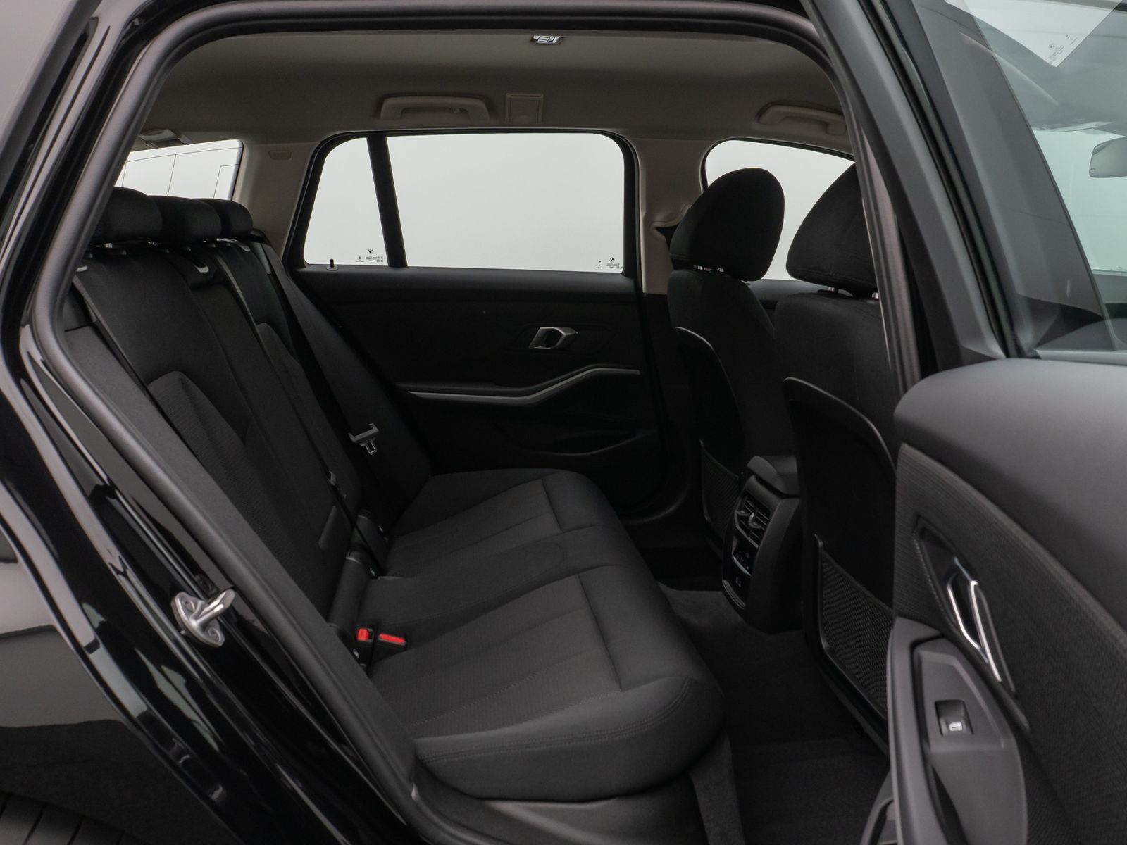 Fahrzeugabbildung BMW 318d Kamera DAB HUD Stop&Go DrivAssist Adapt.LED