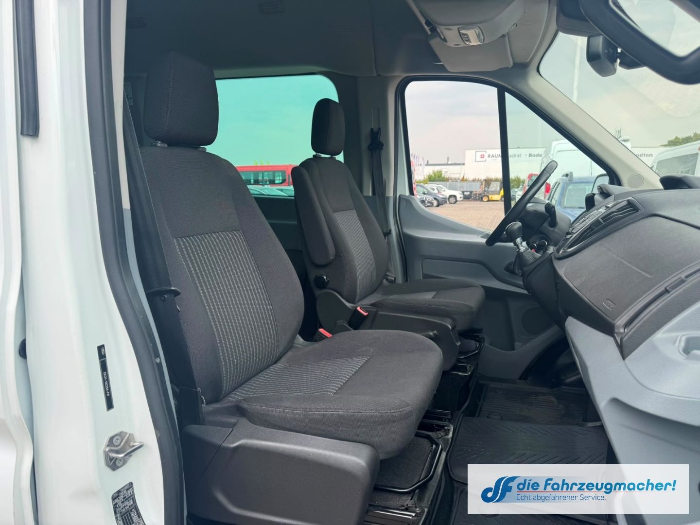 Fahrzeugabbildung Ford Transit Bus 410 L3 Trend Spurhalteass. Temp *EXP