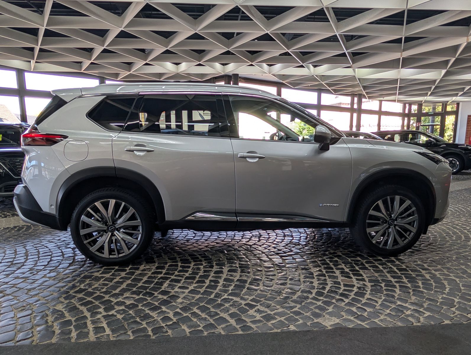 Fahrzeugabbildung Nissan X-Trail 1.5 e-Power e-4 Tekna Bose HUD LED+ 20"