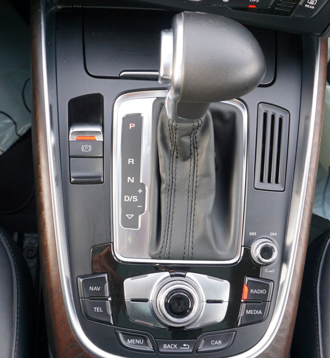 Fahrzeugabbildung Audi Q5 2.0 TDI 140 kW quattro, Standheizung, Pano