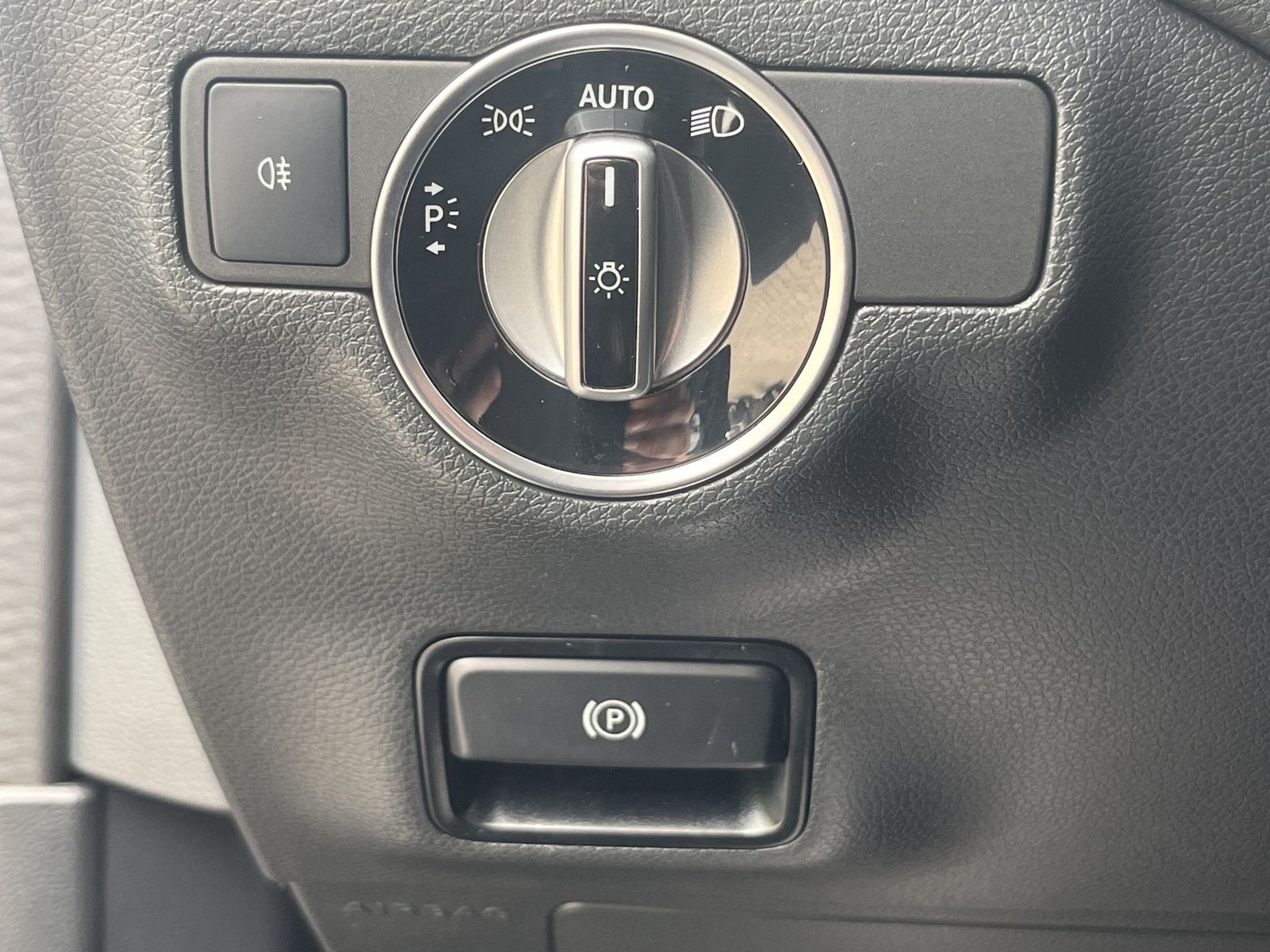 Fahrzeugabbildung Mercedes-Benz GLA 180 AMG-LINE*NIGHT-PAKET*LED*KEYLESS*LEDER**