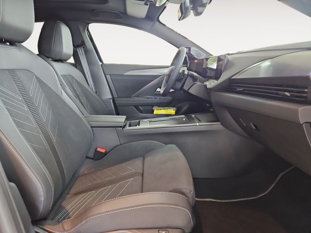 Fahrzeugabbildung Opel Astra ST Plug-In-Hybrid Ultimate AHZV