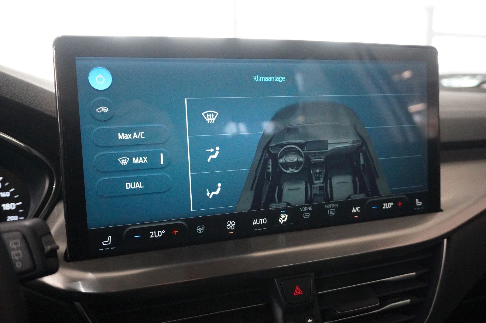 Fahrzeugabbildung Ford Focus Turnier 1.5D TITANIUM NAVI/LED/KAMERA/DAB+