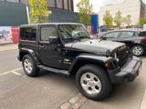 Jeep Wrangler 2.8l CRD Sahara Automatik Sahara - Jeep Wrangler: Schwarz
