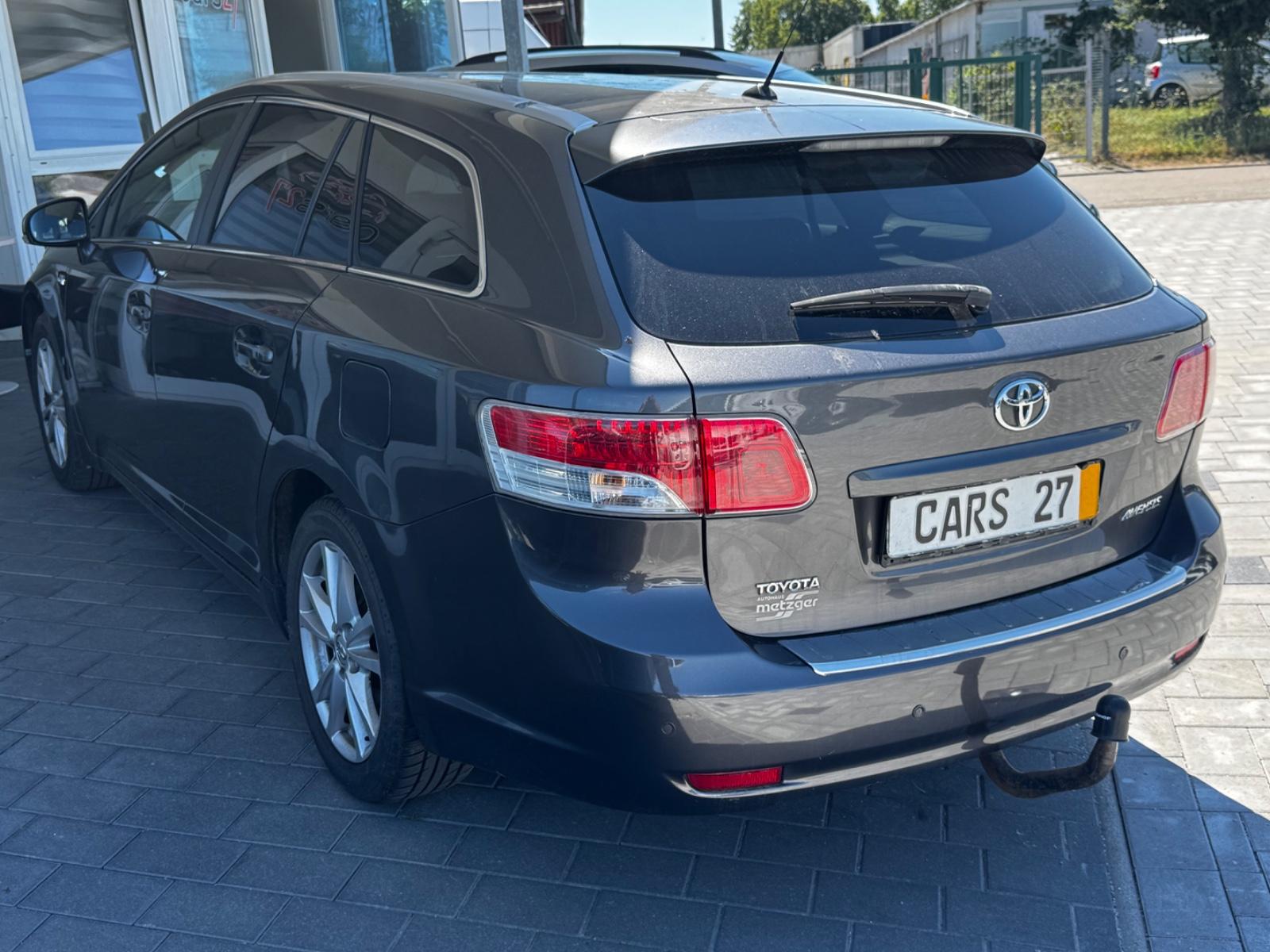 Toyota Avensis 2011 — photo 6
